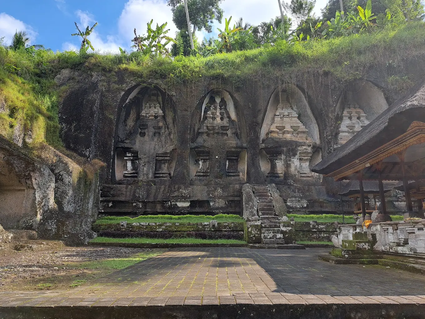 gunung kawi batuan temple