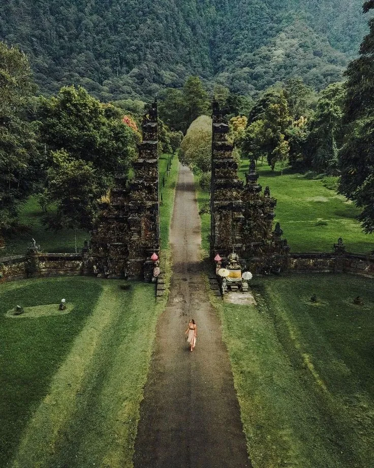 Handara gate