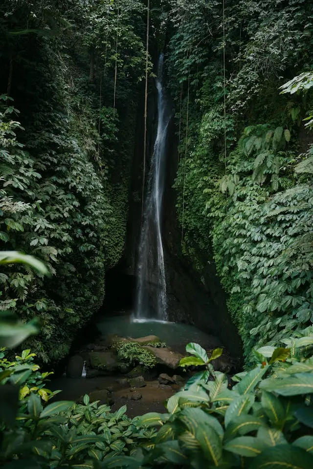 leke leke waterfalls​