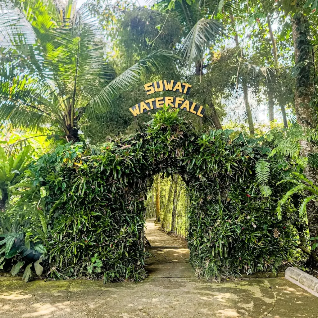 suwat waterfall entrance fee