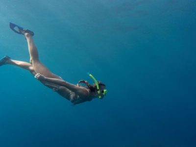 snorkling-cryatal-bay