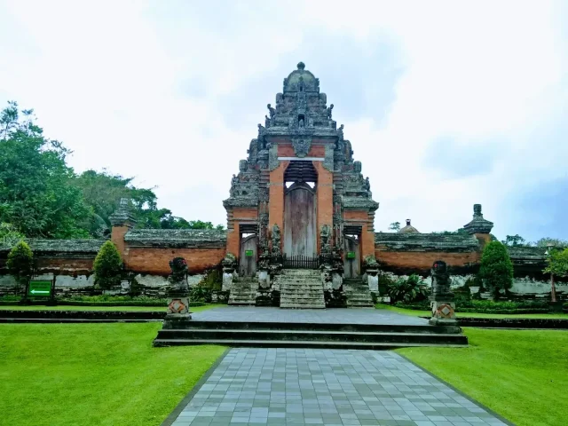 taman-ayung